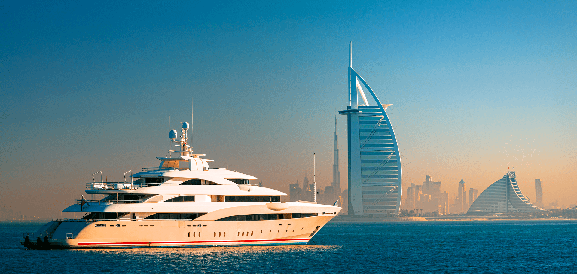 private luxury yacht dubai