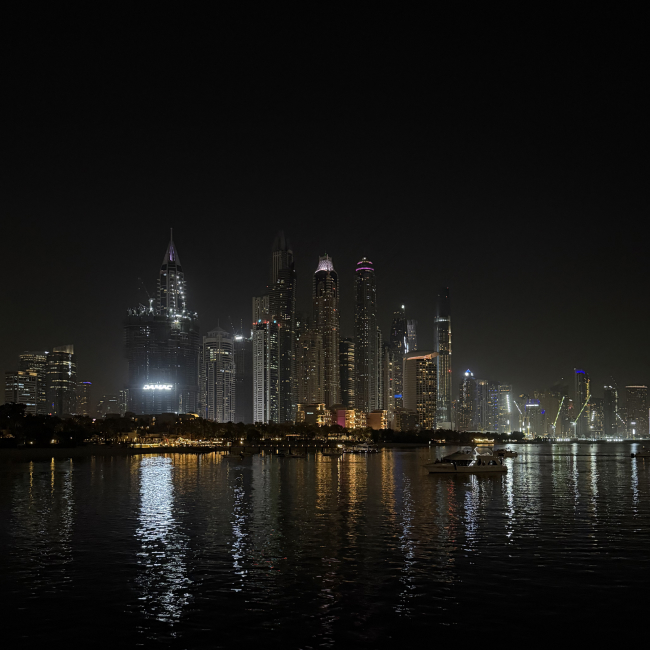 Feel the Sunset & Dinner Cruise on a Yacht in Dubai