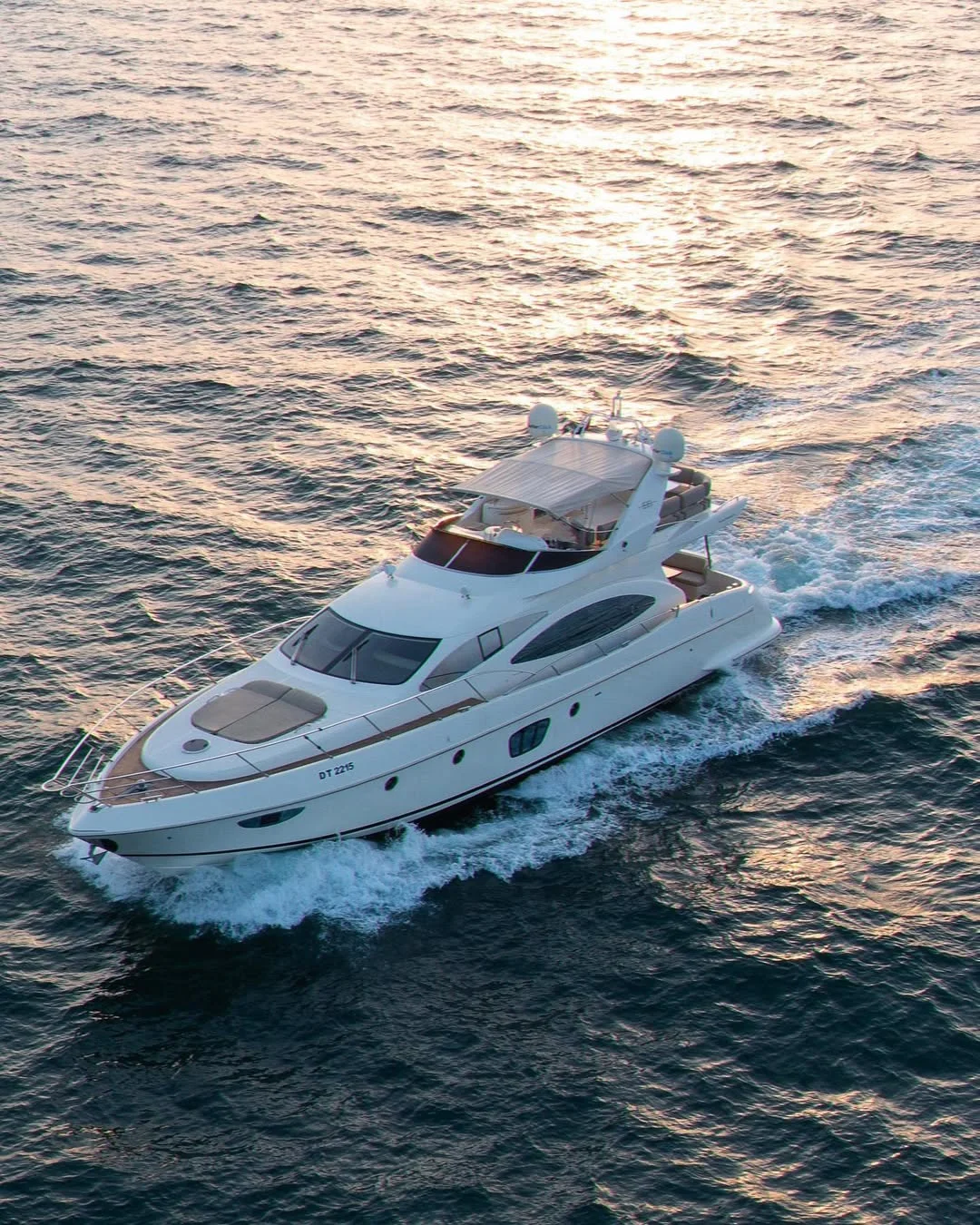 Яхты в Дубай Харбор Яхты в Дубай Харбор